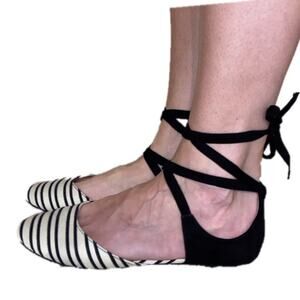 Mix No 6 Otisa Lace Up Black & Ivory Flat Shoes 8.5 NWOT